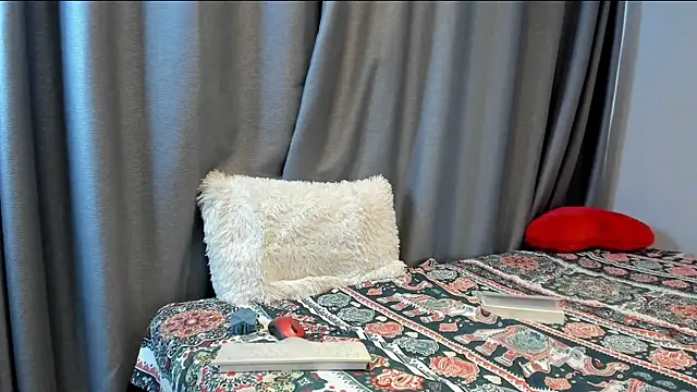 Snapshot of TORALAY chatting on February 14, 2025, 8:37 pm TORALAY online show from February 14, 2025, 8:37 pm