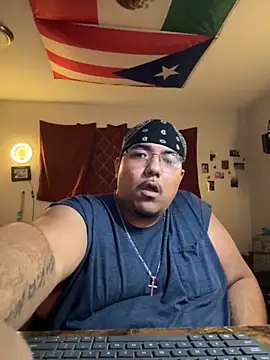 Snapshot of cloudy_couple444 chatting on September 17, 2025, 4:58 am cloudy couple444 online show from September 17, 2025, 4:58 am