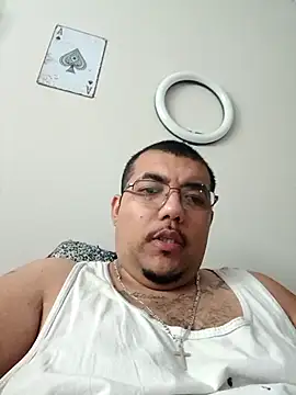 Snapshot of cloudy_couple444 chatting on September 17, 2025, 9:39 pm cloudy couple444 online show from September 17, 2025, 9:39 pm