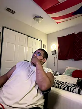 Snapshot of cloudy_couple444 chatting on September 19, 2025, 2:26 am cloudy couple444 online show from September 19, 2025, 2:26 am