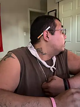 Snapshot of cloudy_couple444 chatting on February 18, 2025, 6:15 pm cloudy couple444 online show from February 18, 2025, 6:15 pm