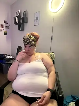 Snapshot of cloudy_couple444 chatting on October 10, 2025, 5:52 am cloudy couple444 online show from October 10, 2025, 5:52 am