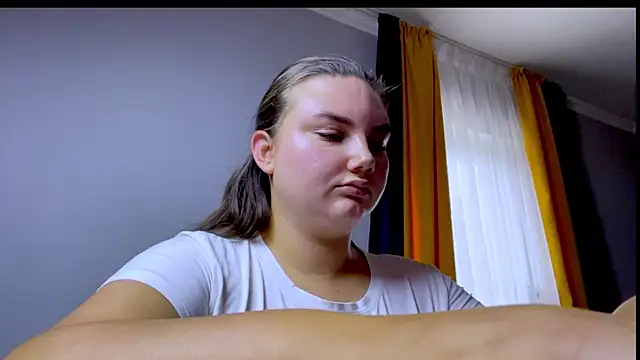 Snapshot of Dreamyblushfairy chatting on August 2, 2026, 2:15 pm Dreamyblushfairy online show from August 2, 2026, 2:15 pm