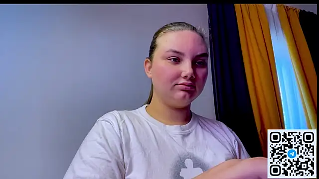 Snapshot of Dreamyblushfairy chatting on June 15, 2026, 4:17 pm Dreamyblushfairy online show from June 15, 2026, 4:17 pm