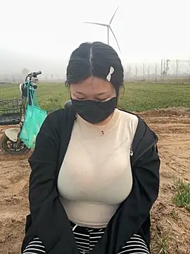 Snapshot of Happyou2 chatting on March 6, 2025, 11:42 pm Happyou2 online show from March 6, 2025, 11:42 pm