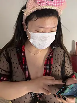 Snapshot of Happyou2 chatting on March 12, 2025, 11:33 pm Happyou2 online show from March 12, 2025, 11:33 pm