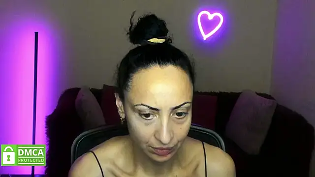 Arianasweety23 online show from November 23, 2025, 2:32 am