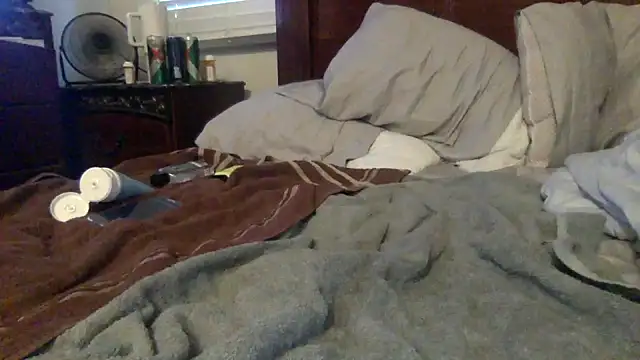 bubblebut420 online show from December 24, 2024, 10:44 am