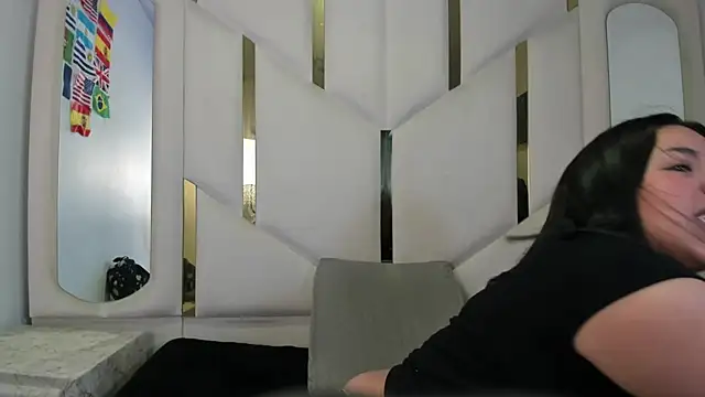 IsabellRodriguez18 online show from July 5, 2026, 3:44 am