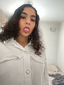 Snapshot of fayfay2002 chatting on January 12, 2025, 12:23 pm fayfay2002 online show from January 12, 2025, 12:23 pm