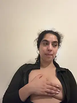 Snapshot of fayfay2002 chatting on February 3, 2025, 5:35 pm fayfay2002 online show from February 3, 2025, 5:35 pm