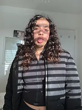 Snapshot of fayfay2002 chatting on February 24, 2025, 9:10 am fayfay2002 online show from February 24, 2025, 9:10 am