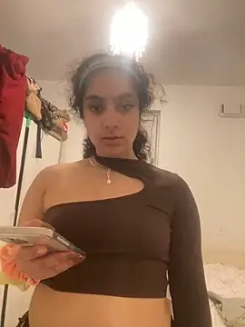 Snapshot of fayfay2002 chatting on January 23, 2025, 10:33 pm fayfay2002 online show from January 23, 2025, 10:33 pm