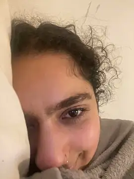 Snapshot of fayfay2002 chatting on January 5, 2025, 12:42 am fayfay2002 online show from January 5, 2025, 12:42 am