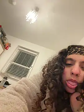 Snapshot of fayfay2002 chatting on February 11, 2025, 10:07 pm fayfay2002 online show from February 11, 2025, 10:07 pm