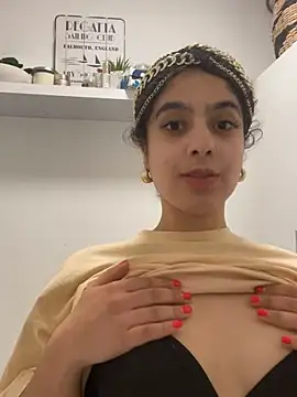 Snapshot of fayfay2002 chatting on December 23, 2024, 2:13 am fayfay2002 online show from December 23, 2024, 2:13 am