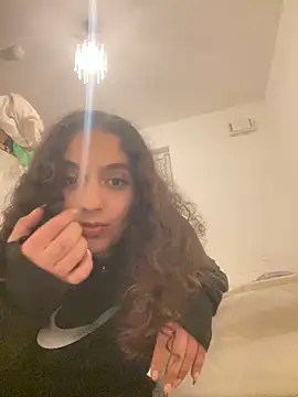 Snapshot of fayfay2002 chatting on January 8, 2025, 10:37 pm fayfay2002 online show from January 8, 2025, 10:37 pm