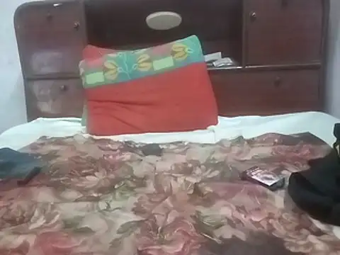 Snapshot of IamRentedBoybfriend chatting on October 29, 2025, 1:59 am IamRentedBoybfriend online show from October 29, 2025, 1:59 am