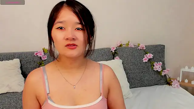 Snapshot of Maekko chatting on December 17, 2025, 5:29 pm Maekko online show from December 17, 2025, 5:29 pm