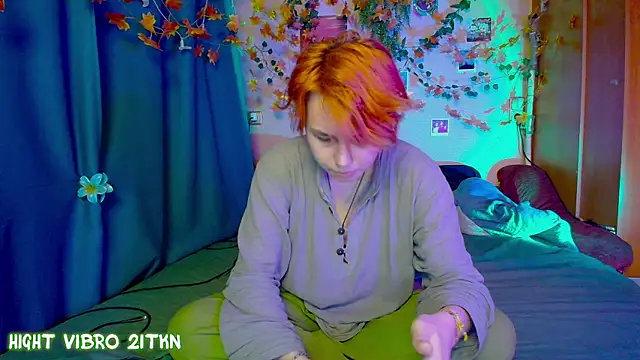 Snapshot of TrickyKitsune chatting on November 27, 2025, 1:44 pm TrickyKitsune online show from November 27, 2025, 1:44 pm