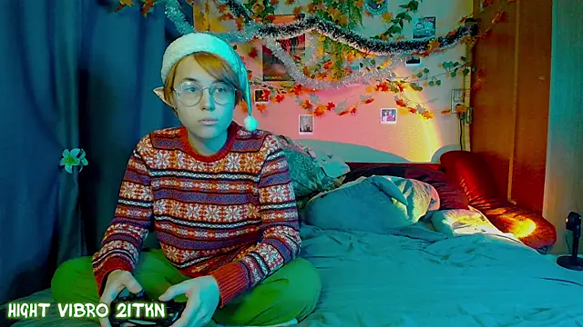 Snapshot of TrickyKitsune chatting on December 18, 2025, 1:37 pm TrickyKitsune online show from December 18, 2025, 1:37 pm