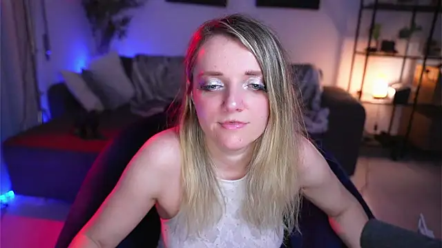 Snapshot of Magnetic_Amy chatting on March 1, 2025, 4:22 pm Magnetic Amy online show from March 1, 2025, 4:22 pm