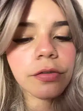 Snapshot of pretty_angela1 chatting on October 31, 2025, 3:58 am pretty angela1 online show from October 31, 2025, 3:58 am