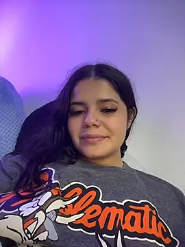 Snapshot of pretty_angela1 chatting on November 4, 2025, 5:00 am pretty angela1 online show from November 4, 2025, 5:00 am