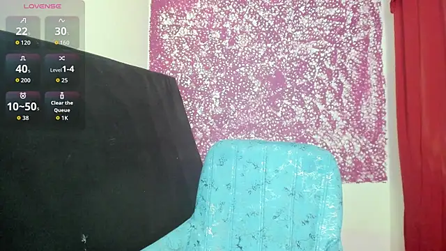 Snapshot of Laura_hellss chatting on July 17, 2026, 11:18 am Laura hellss online show from July 17, 2026, 11:18 am