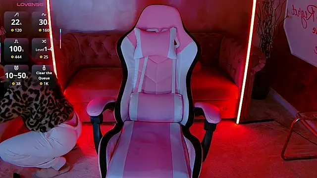 Snapshot of evanew_ chatting on December 3, 2025, 4:46 am evanew online show from December 3, 2025, 4:46 am