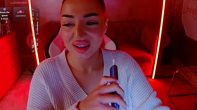 Snapshot of evanew_ chatting on November 26, 2025, 5:02 pm evanew online show from November 26, 2025, 5:02 pm