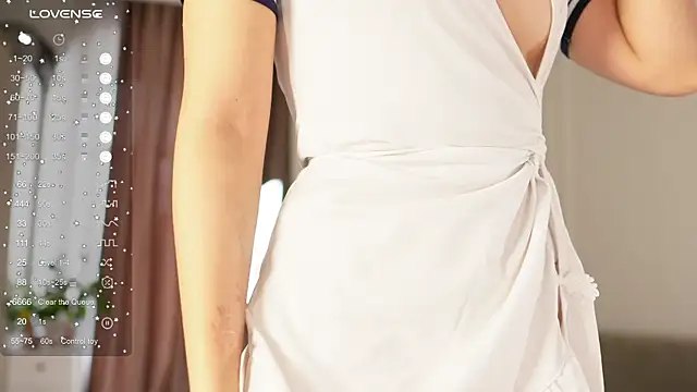 mysticsirenn online show from October 29, 2025, 8:57 am