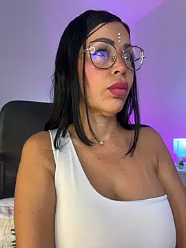 Snapshot of KarolRubi1 chatting on March 15, 2026, 7:10 pm KarolRubi1 online show from March 15, 2026, 7:10 pm