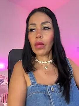 Snapshot of KarolRubi1 chatting on April 12, 2026, 8:01 pm KarolRubi1 online show from April 12, 2026, 8:01 pm