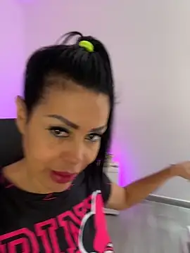 Snapshot of KarolRubi1 chatting on April 13, 2026, 4:44 pm KarolRubi1 online show from April 13, 2026, 4:44 pm