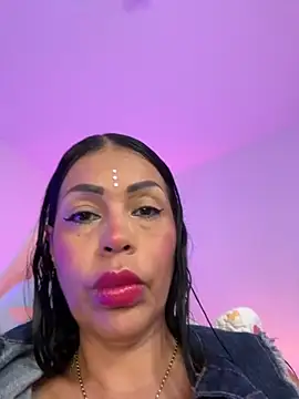 Snapshot of KarolRubi1 chatting on November 15, 2025, 8:13 pm KarolRubi1 online show from November 15, 2025, 8:13 pm