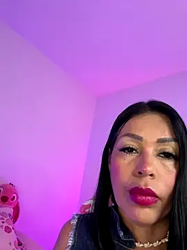 Snapshot of KarolRubi1 chatting on December 14, 2025, 6:35 pm KarolRubi1 online show from December 14, 2025, 6:35 pm