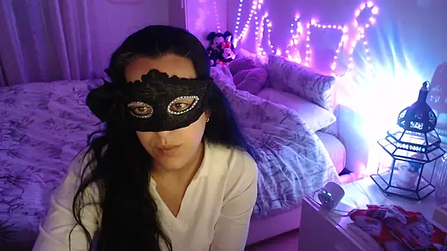 Snapshot of LasolitaAuri chatting on April 9, 2026, 10:49 pm LasolitaAuri online show from April 9, 2026, 10:49 pm