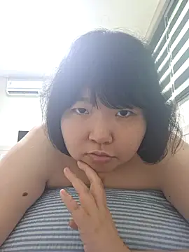 Snapshot of Lee0613 chatting on September 14, 2025, 7:20 am Lee0613 online show from September 14, 2025, 7:20 am