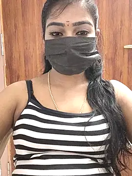 Snapshot of meena_27 chatting on March 17, 2025, 7:15 pm meena 27 online show from March 17, 2025, 7:15 pm