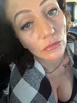 AlessasRoom online show from November 17, 2025, 7:07 pm