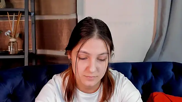 GuinevereGell online show from December 26, 2024, 5:37 am