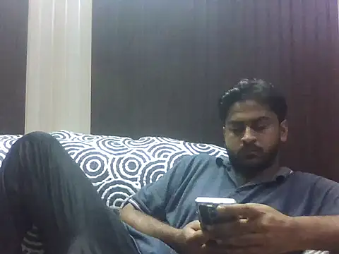 indihotguy online show from October 1, 2025, 2:10 pm