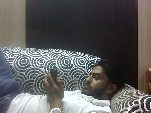 indihotguy online show from October 6, 2025, 2:29 pm