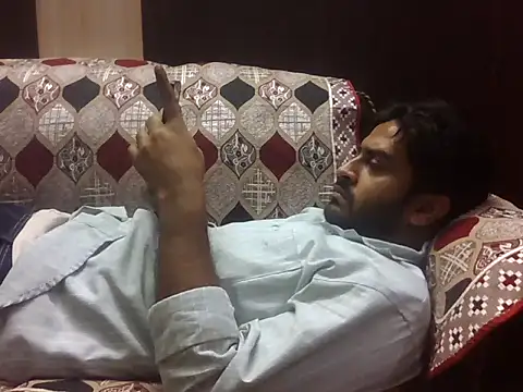 indihotguy online show from October 30, 2025, 12:36 pm