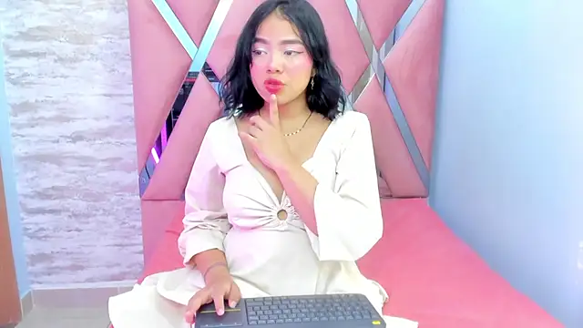 Snapshot of CATTLEYA_BIANCHI145 chatting on March 21, 2025, 3:33 am CATTLEYA BIANCHI145 online show from March 21, 2025, 3:33 am