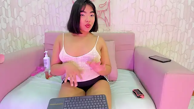 Snapshot of CATTLEYA_BIANCHI145 chatting on September 22, 2025, 3:12 am CATTLEYA BIANCHI145 online show from September 22, 2025, 3:12 am