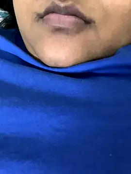 queen pari online show from December 18, 2025, 10:02 pm