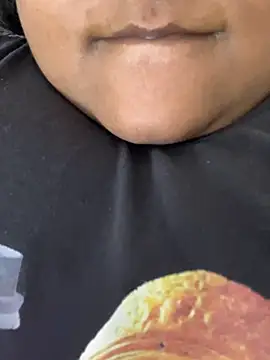 queen pari online show from December 17, 2025, 6:57 pm