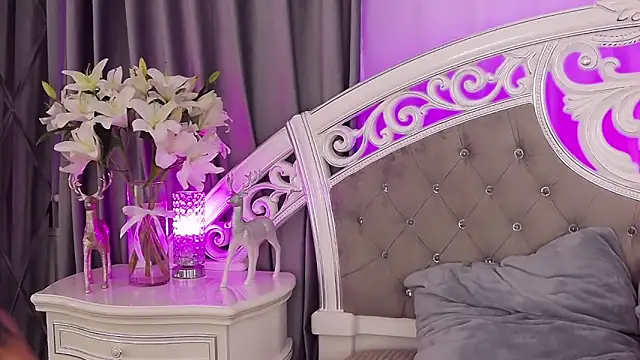 Snapshot of KimKhallifa chatting on March 21, 2025, 2:51 pm KimKhallifa online show from March 21, 2025, 2:51 pm